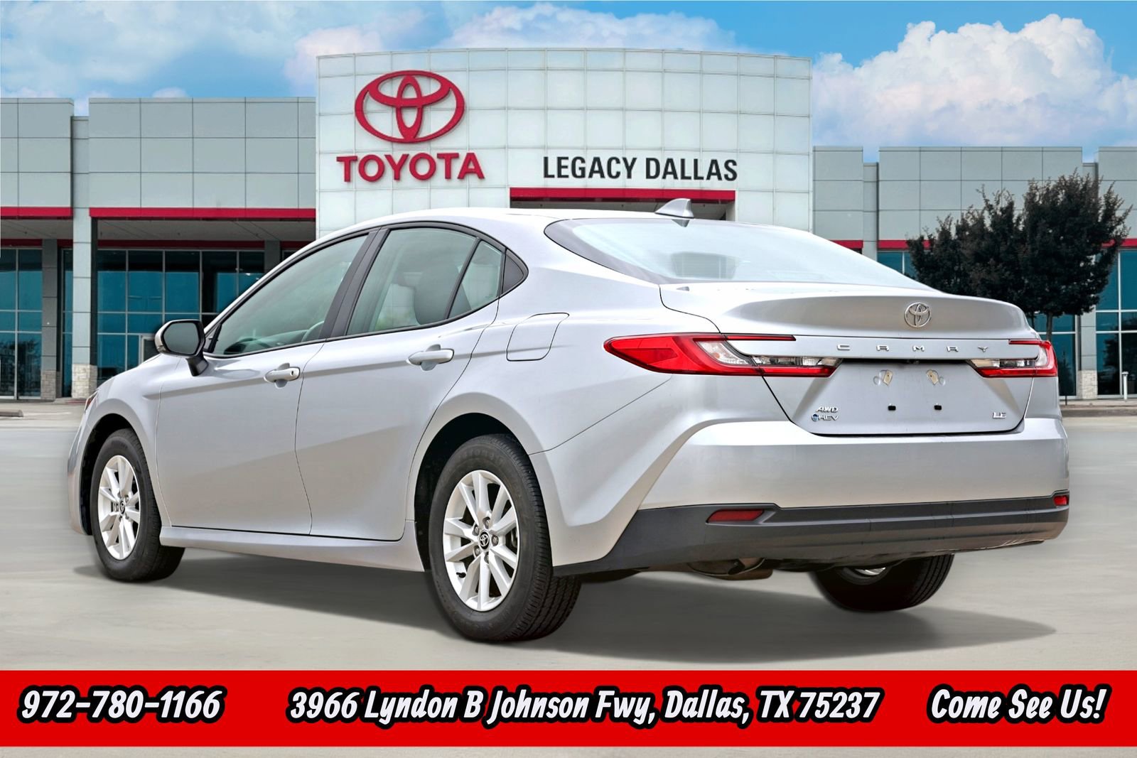 Used 2025 Toyota Camry LE AWD/4WD image 8