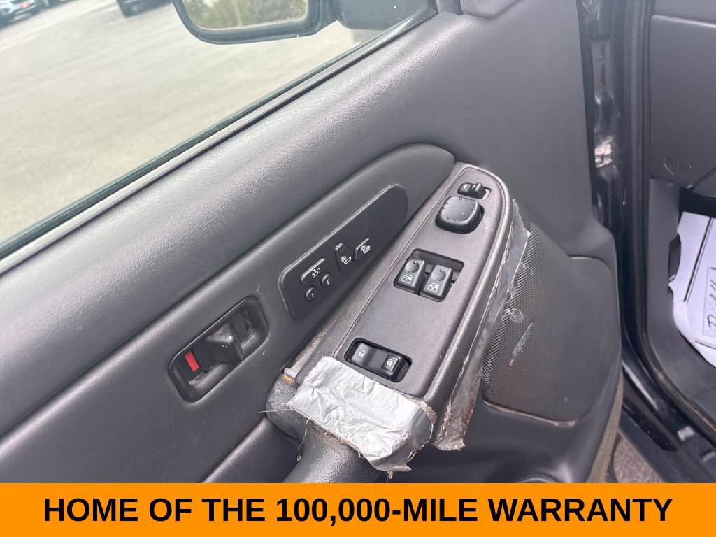 Used 2004 Chevrolet Silverado 2500 LT AWD/4WD image 12