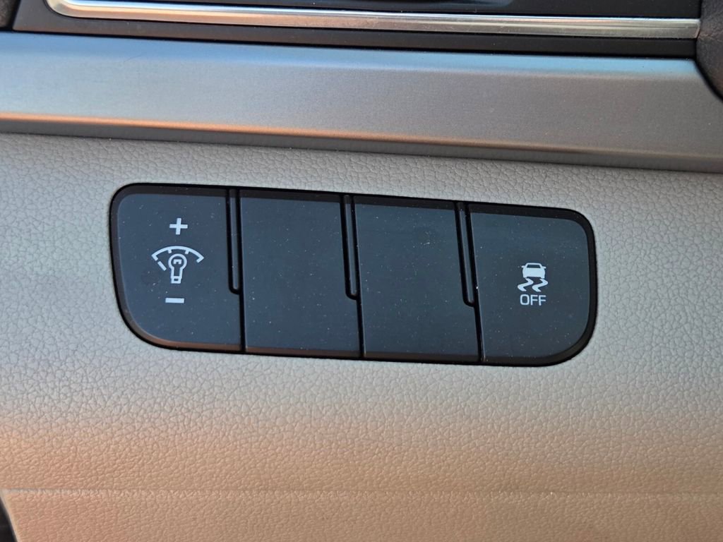 Used 2017 Hyundai Elantra SE image 20