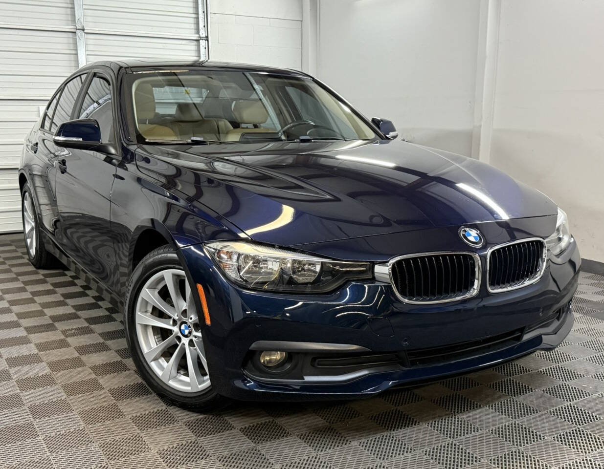 Used 2017 BMW 320i xDrive Sedan