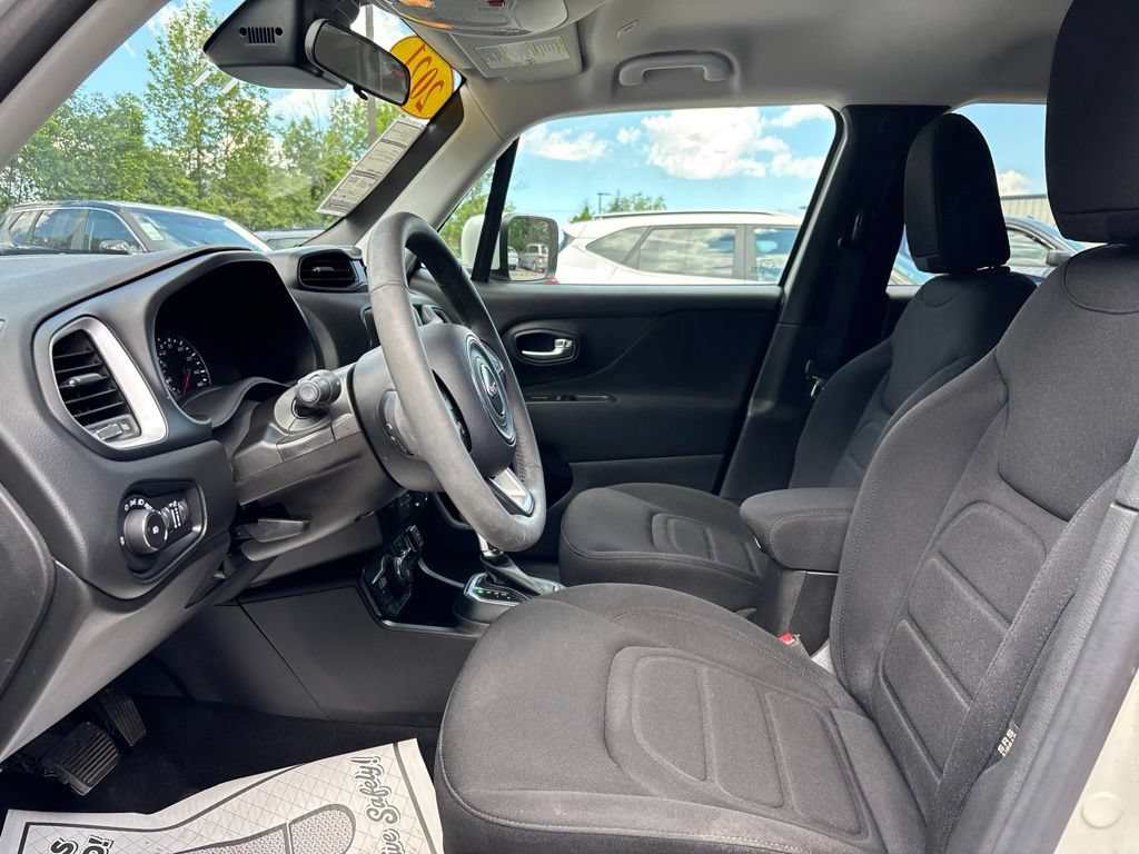 Used 2021 Jeep Renegade Latitude AWD/4WD image 12