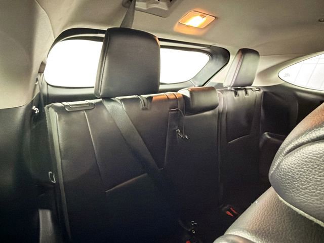 Used 2020 Toyota Highlander XLE image 27