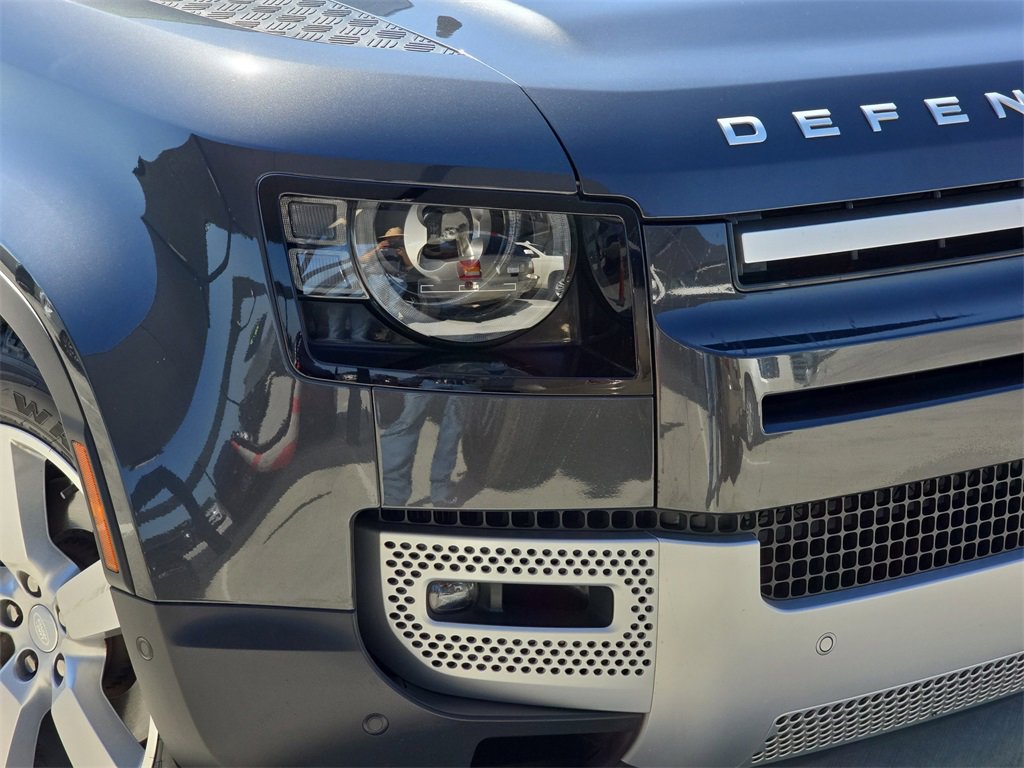 Used 2023 Land Rover Defender 130 First Edition image 33