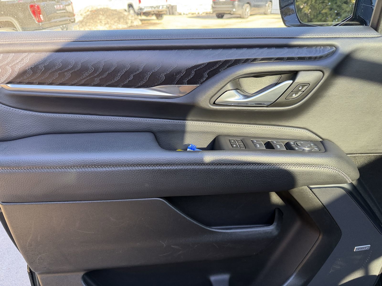 Used 2024 GMC Yukon XL Denali image 9