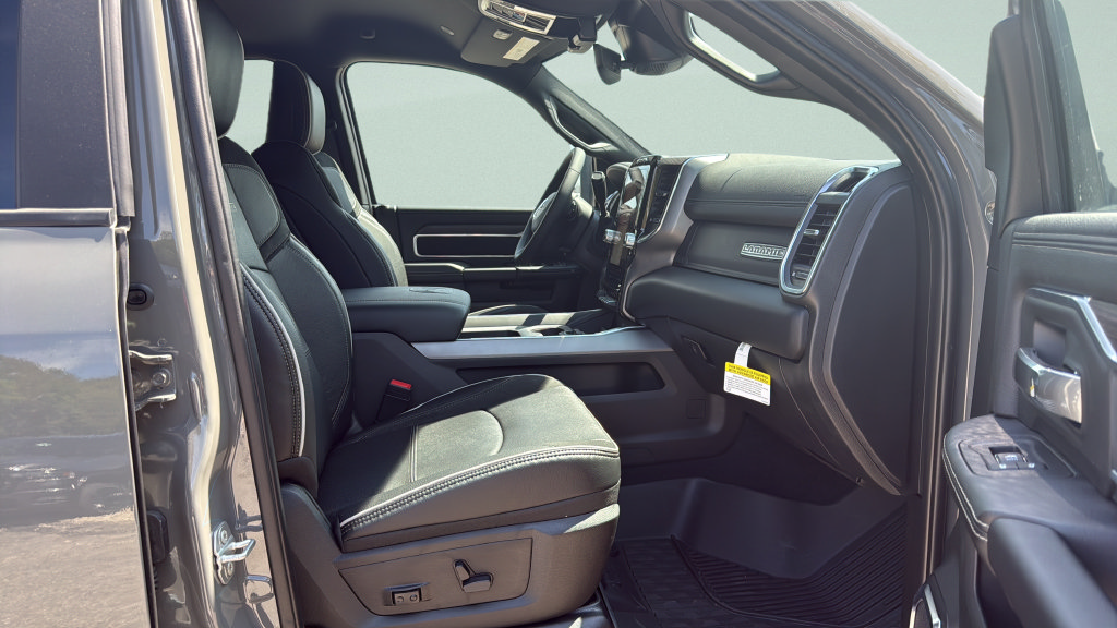 New 2026 RAM 3500 Laramie w/ Night Edition AWD/4WD image 19