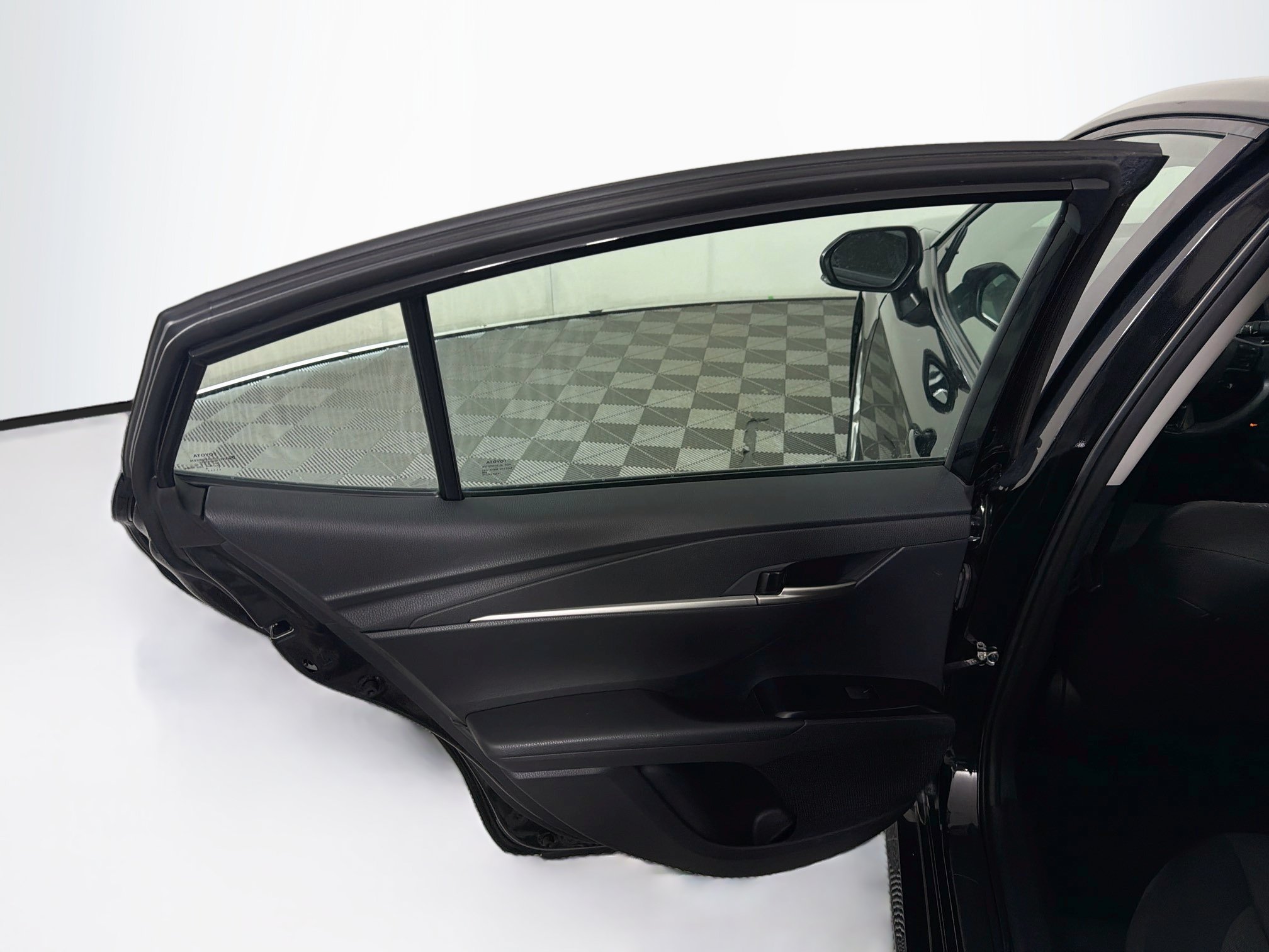 Used 2025 Toyota Camry LE FWD image 26