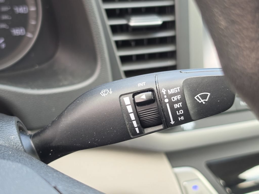 Used 2017 Hyundai Elantra SE FWD image 20