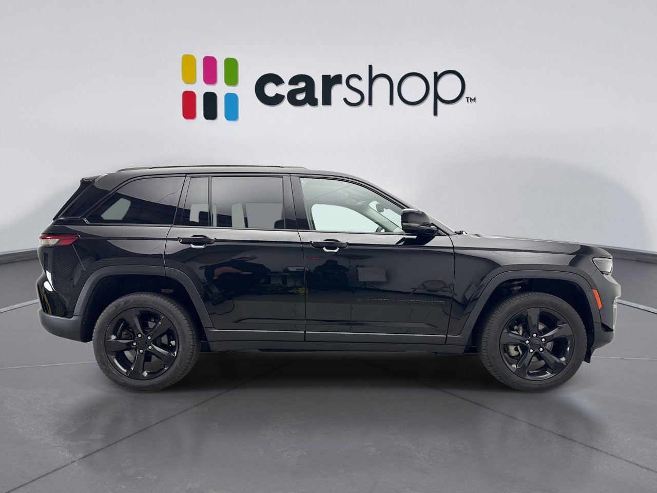 Used 2023 Jeep Grand Cherokee Limited w/ Black Appearance Package AWD/4WD image 6