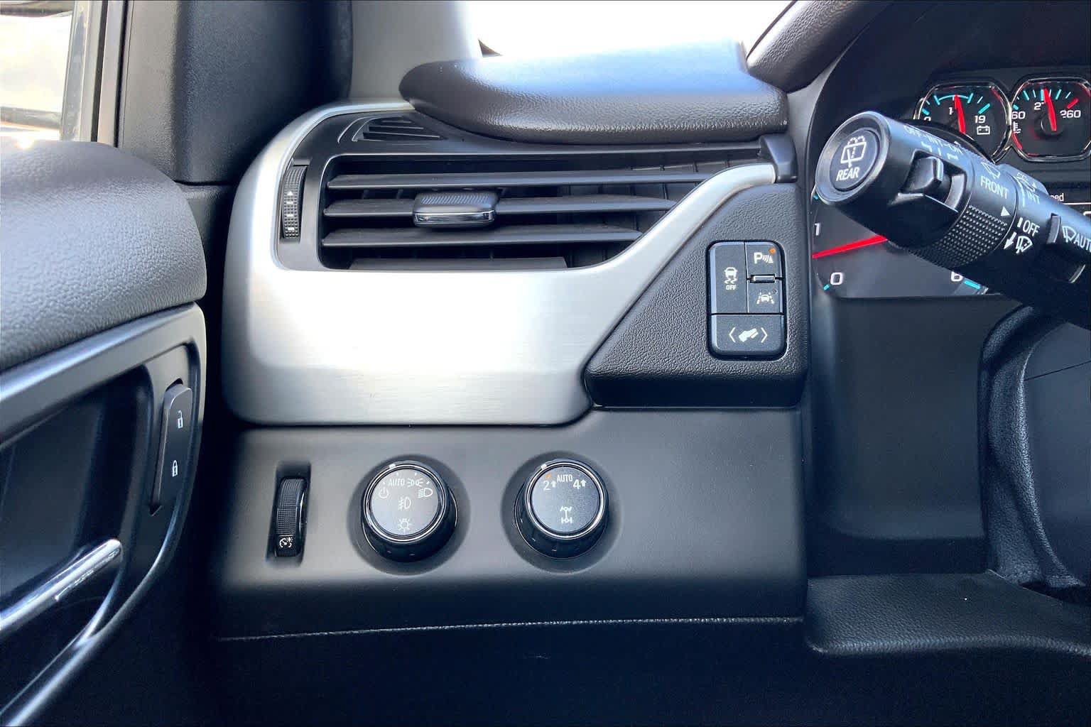Used 2019 GMC Yukon SLT AWD/4WD image 34