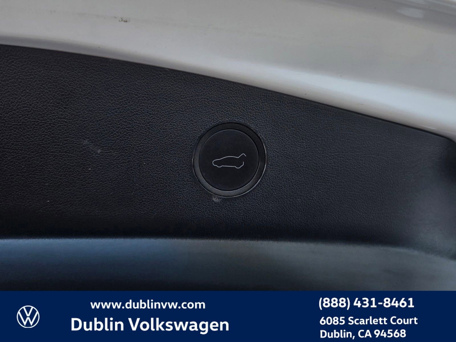 Used 2023 Tesla Model 3 Standard Range image 23