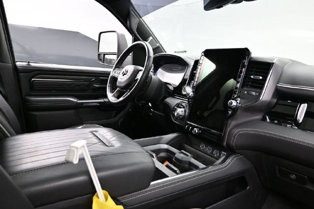 Used 2025 RAM 1500 Limited AWD/4WD image 14