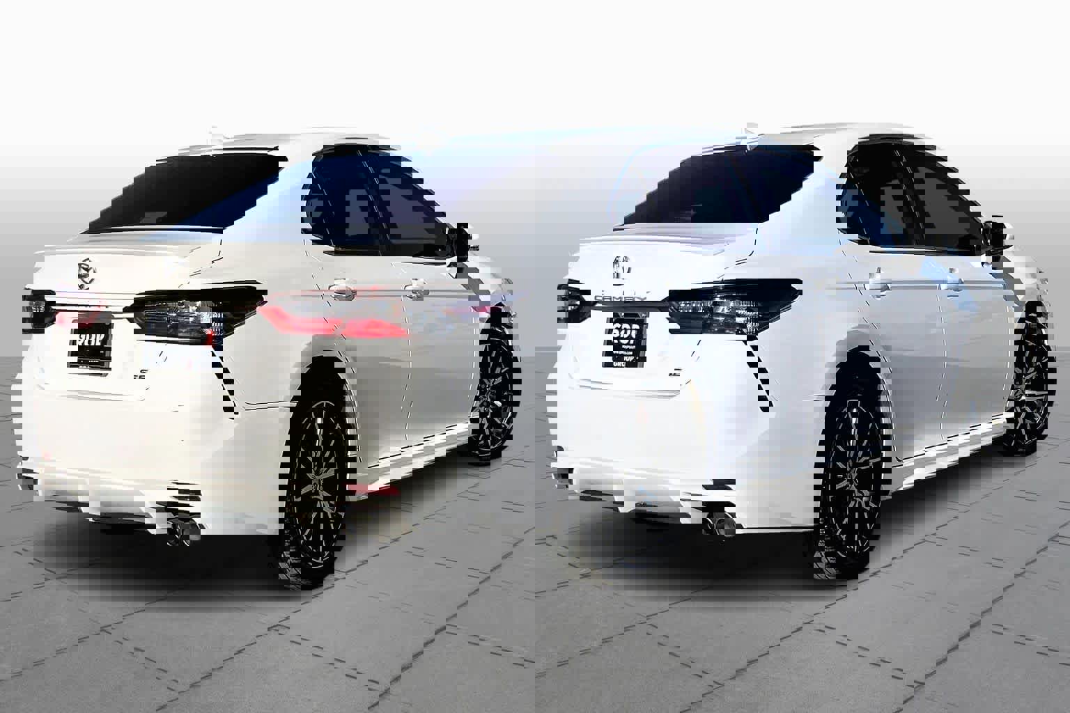 Used 2023 Toyota Camry SE image 12