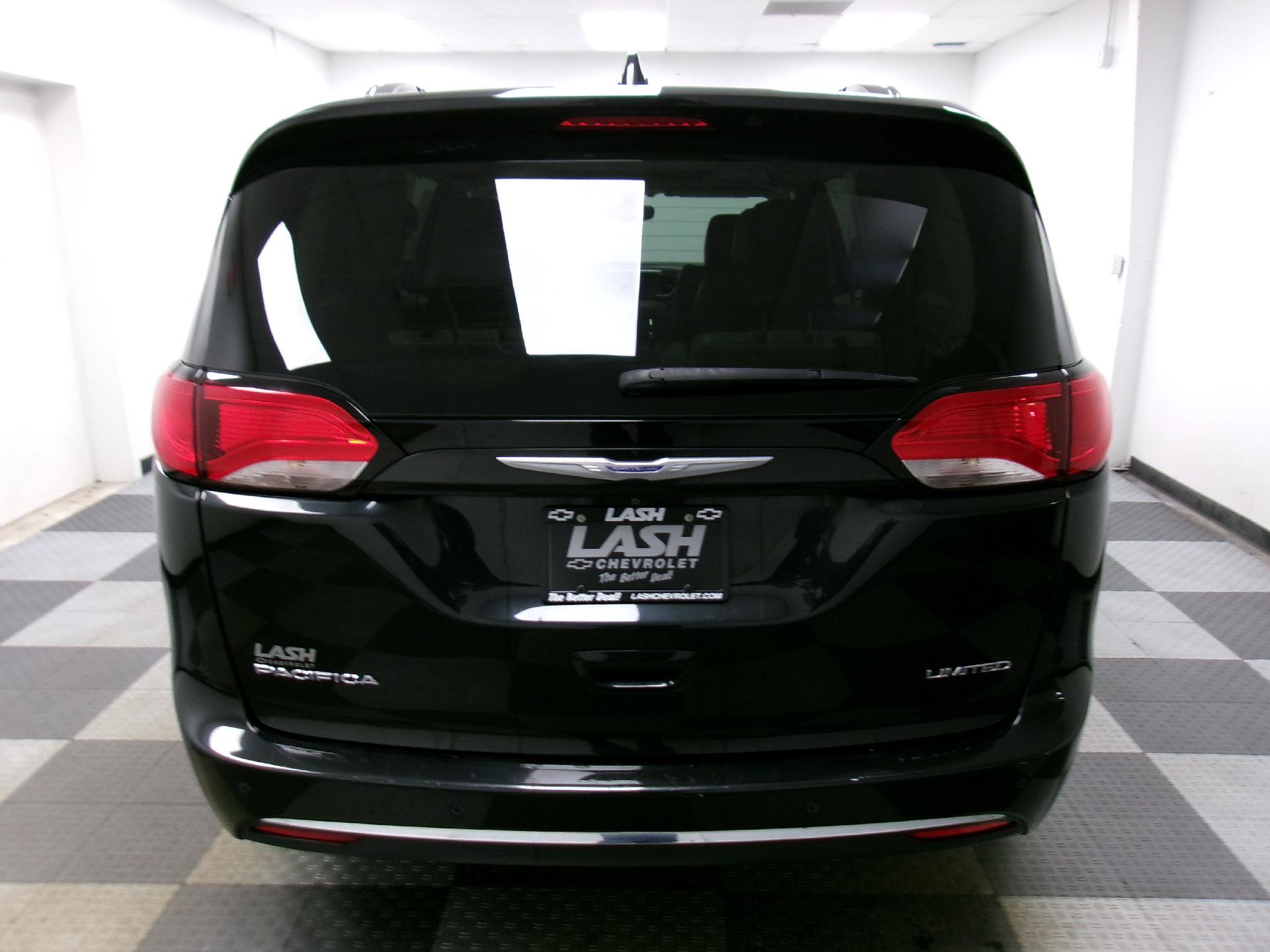 Used 2020 Chrysler Pacifica Limited image 15