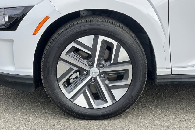 Used 2023 Hyundai Kona SE w/ Cargo Package FWD image 34