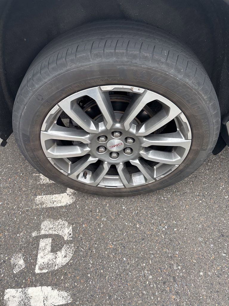 Used 2023 GMC Acadia Denali w/ Denali Ultimate Package image 3