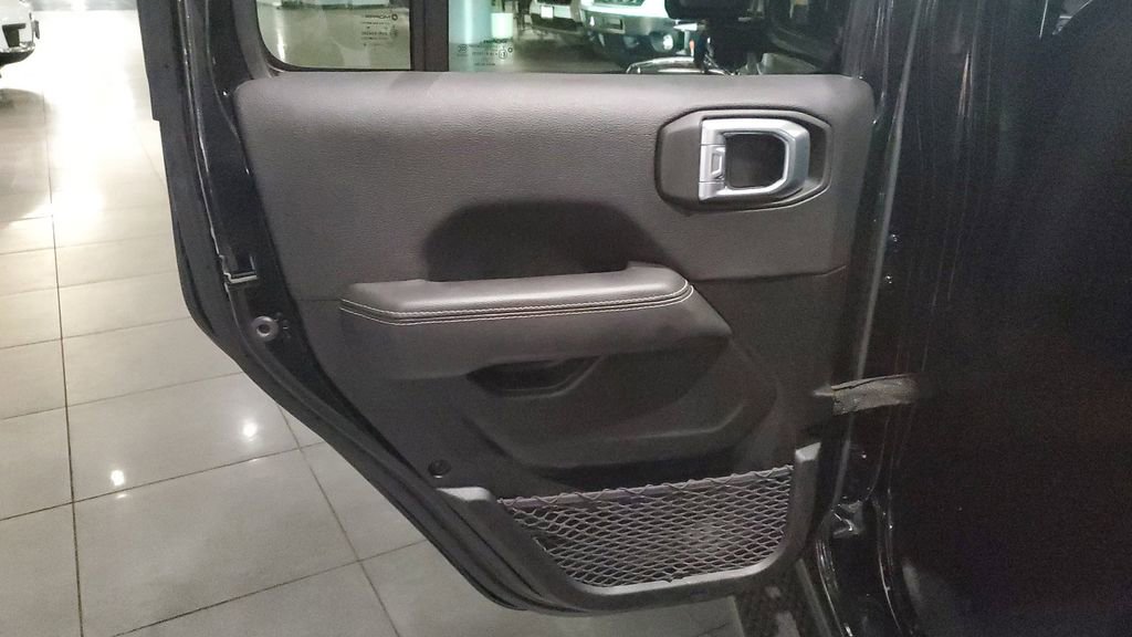 Used 2022 Jeep Wrangler Unlimited Sahara w/ Cold Weather Group image 17