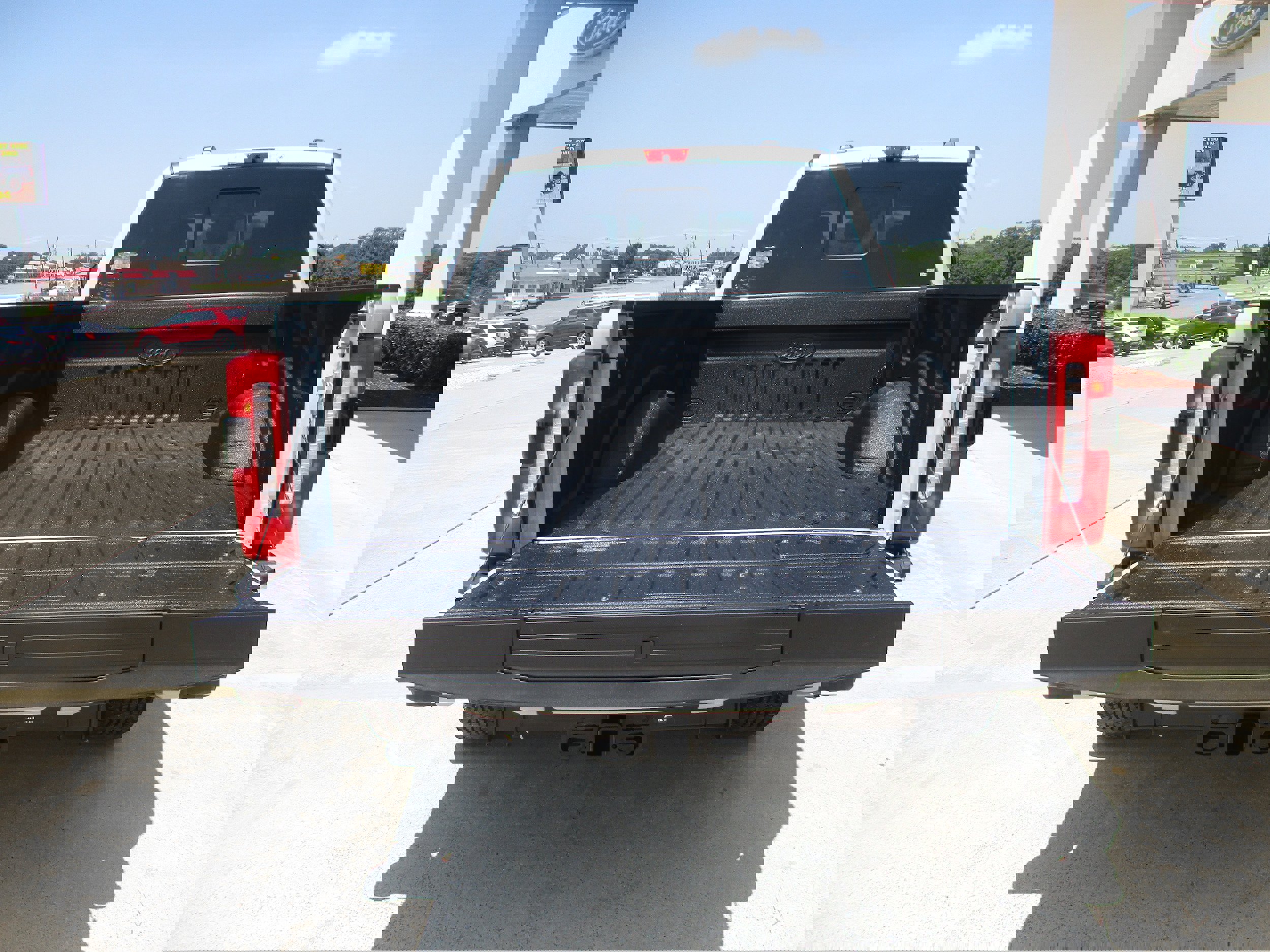 New 2025 Ford F250 Lariat w/ Lariat Ultimate Package image 4