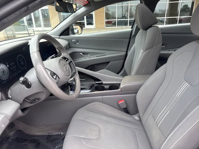 Used 2024 Hyundai Elantra SEL w/ Convenience Package image 8