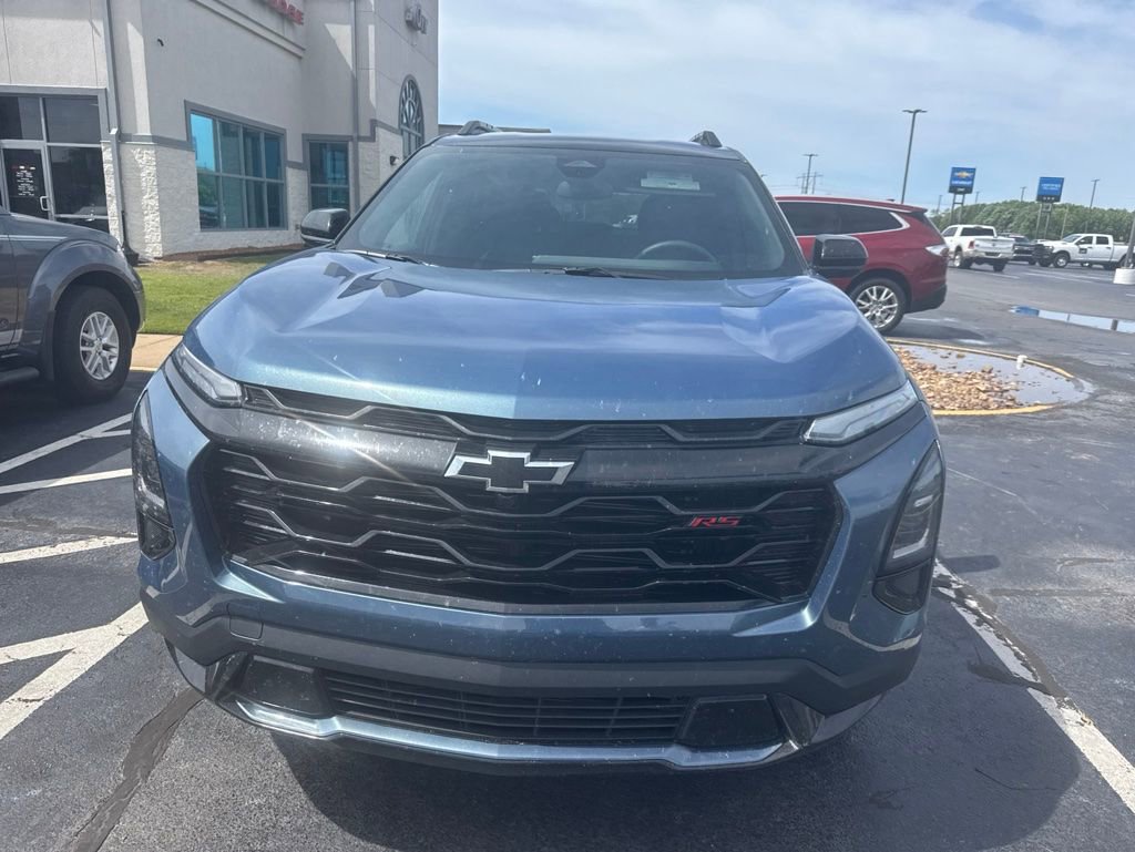 Used 2026 Chevrolet Equinox RS FWD image 2