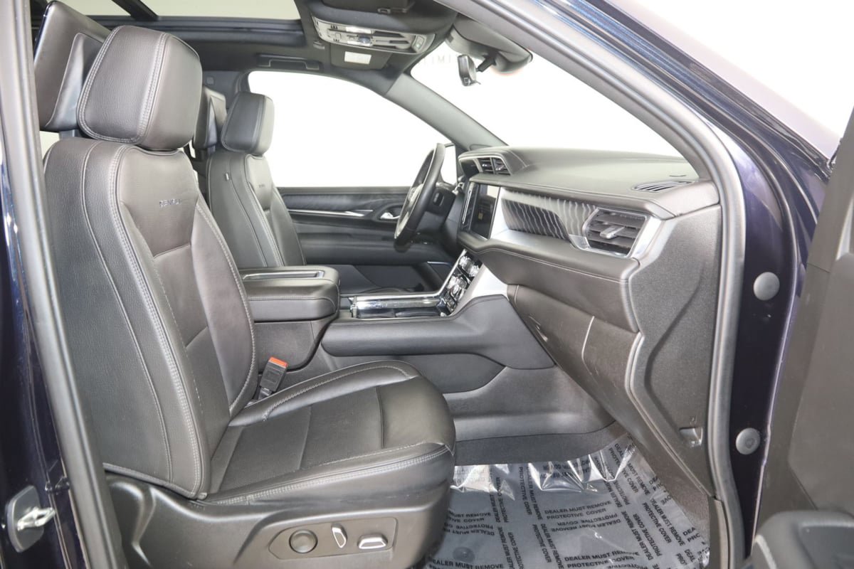 Used 2023 GMC Yukon XL Denali w/ Advanced Technology Package AWD/4WD image 13