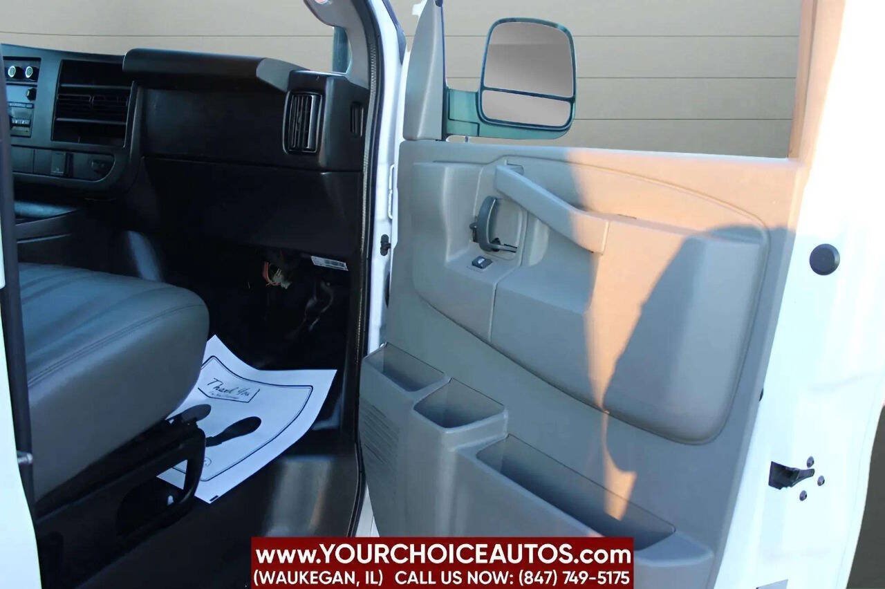 Used 2016 GMC Savana 3500 Extended RWD image 11
