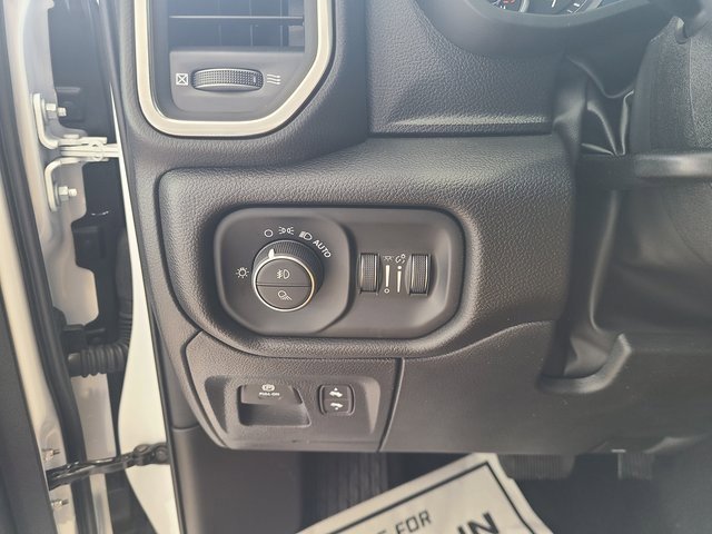 New 2026 RAM 1500 Laramie w/ Trailer Tow Group image 16