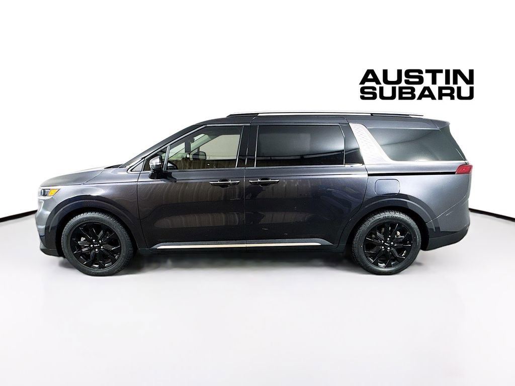 Used 2023 Kia Carnival SX image 4