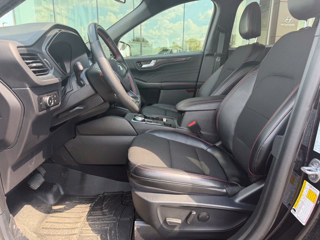 Used 2025 Ford Escape ST-Line Elite AWD/4WD image 12