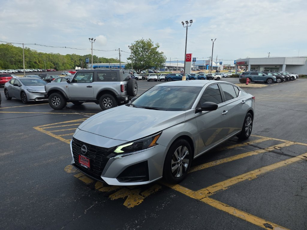 Used 2024 Nissan Altima 2.5 S FWD image 8