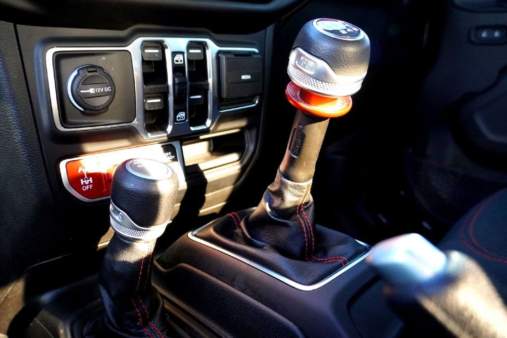 Used 2022 Jeep Gladiator Rubicon w/ Safety Group image 21