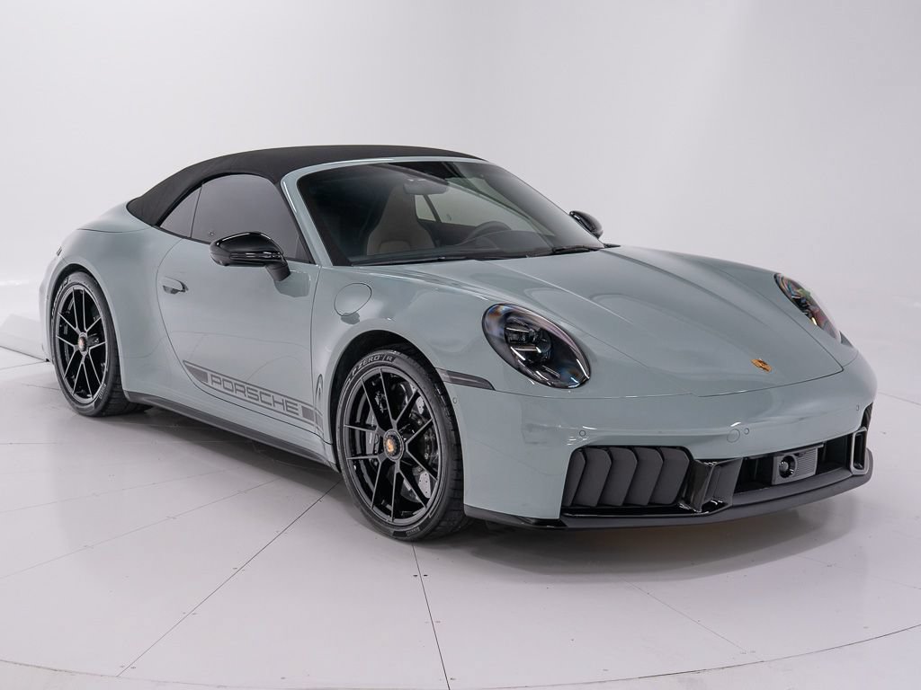 Used 2026 Porsche 911 Carrera GTS RWD image 16