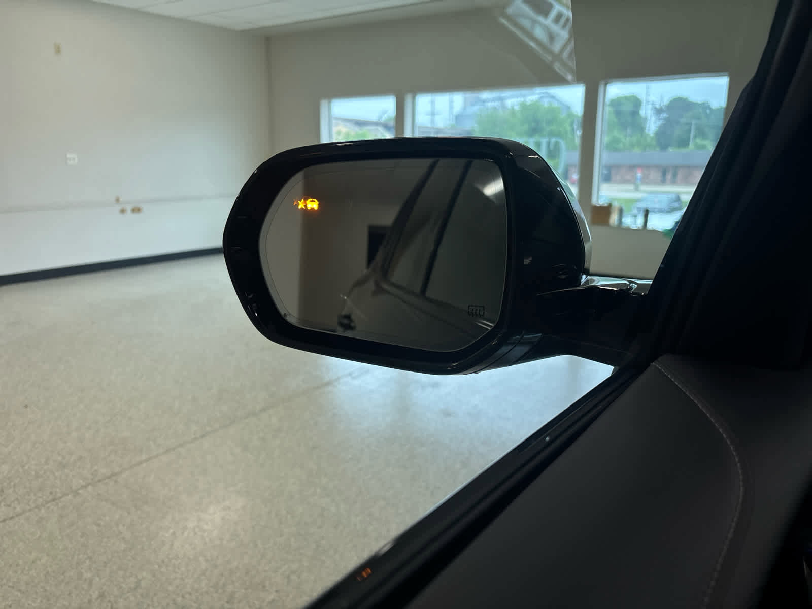 Used 2025 Buick Enclave Sport Touring w/ Power Package FWD image 31