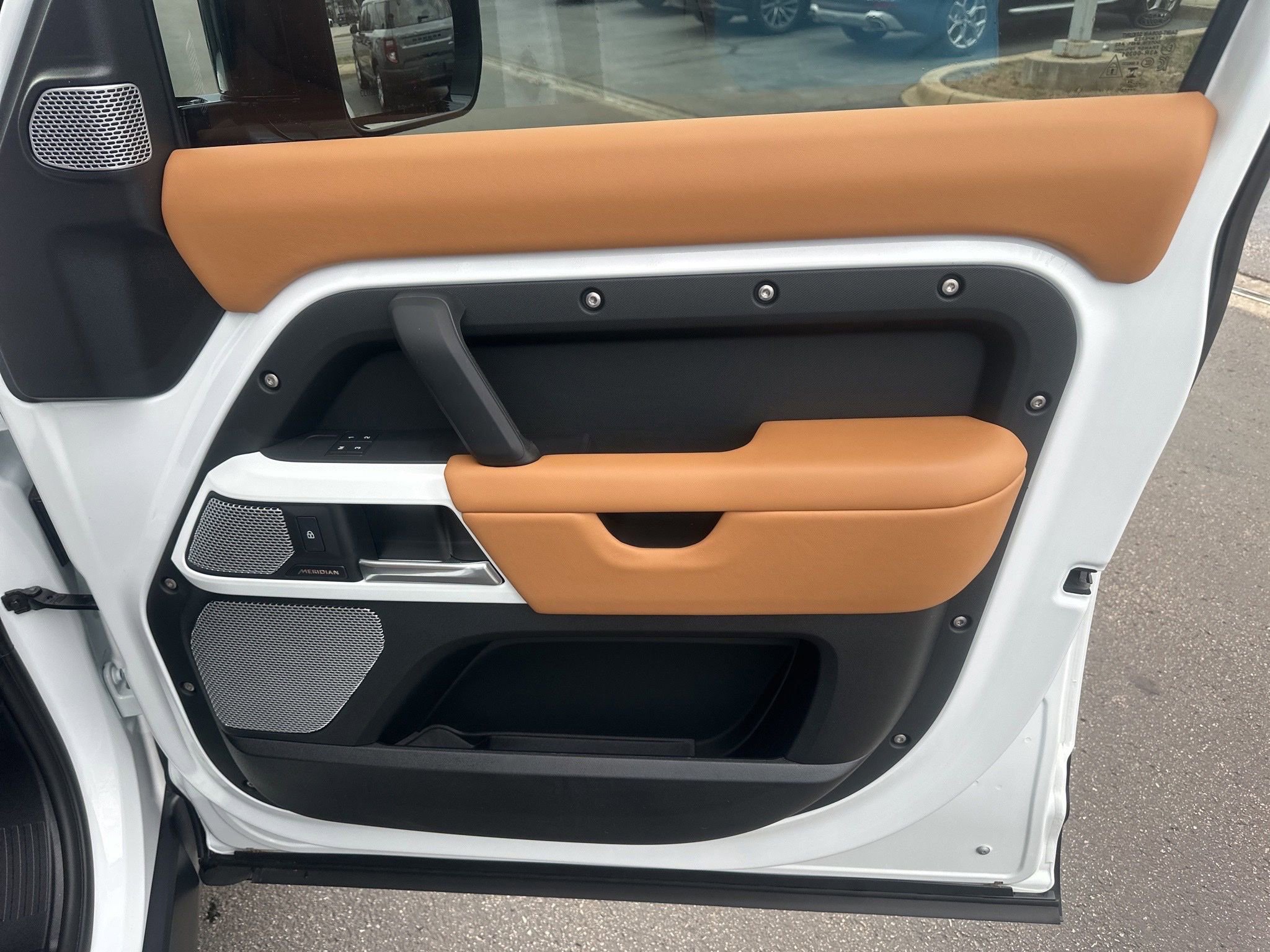 Used 2024 Land Rover Defender 130 S image 13