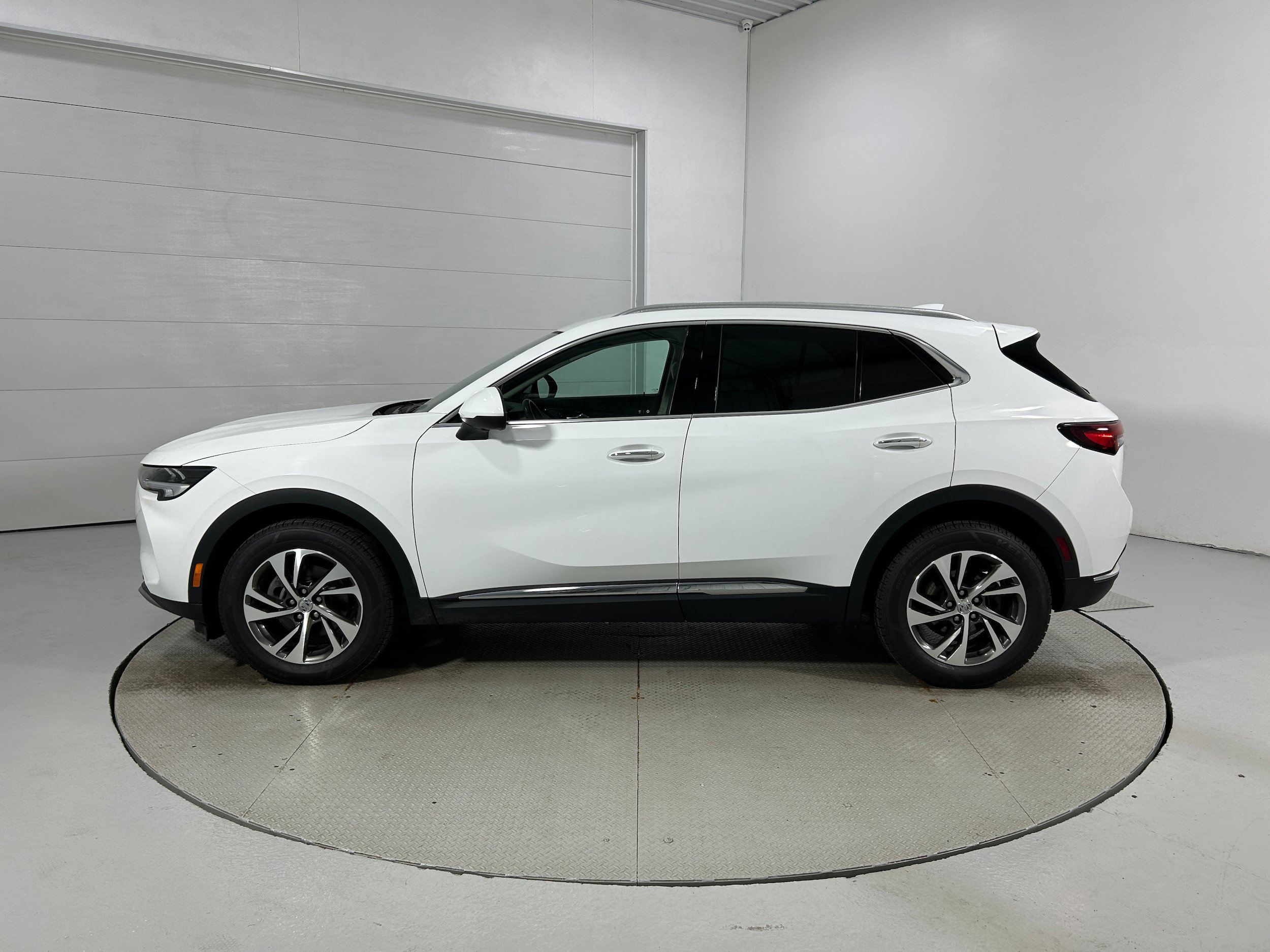 Used 2022 Buick Envision Essence w/ Technology Package I AWD/4WD image 22