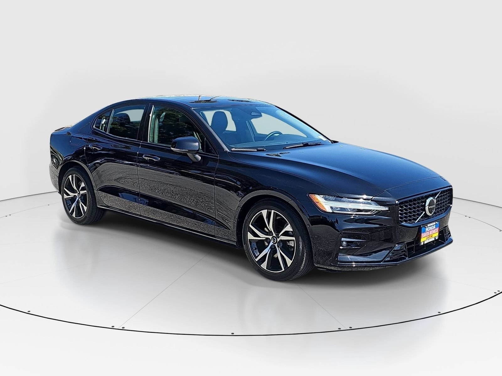 Used 2024 Volvo S60 B5 Plus FWD image 3