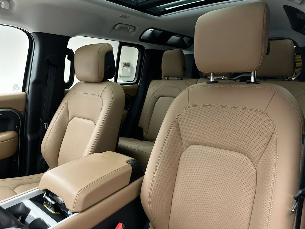 Certified 2025 Land Rover Defender 110 S AWD/4WD image 22