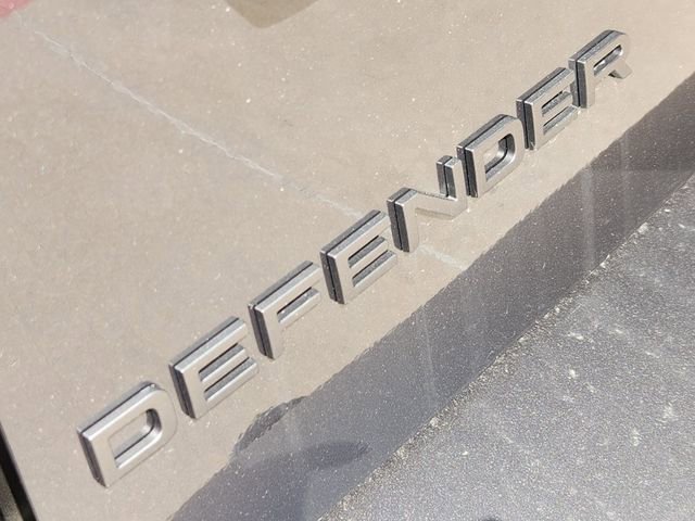 Used 2026 Land Rover Defender 130 X-Dynamic SE image 12