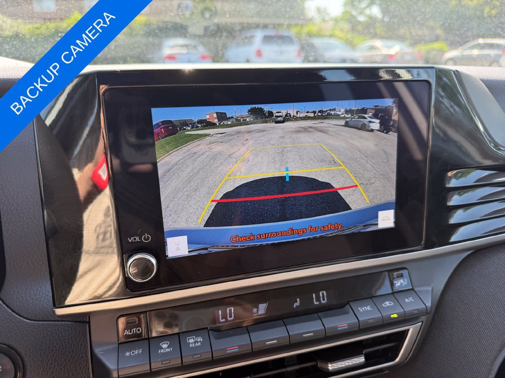 Used 2025 Toyota Camry LE FWD image 5