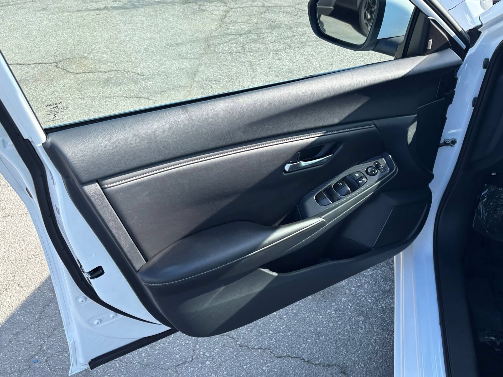 Used 2025 Nissan Sentra SV FWD image 18