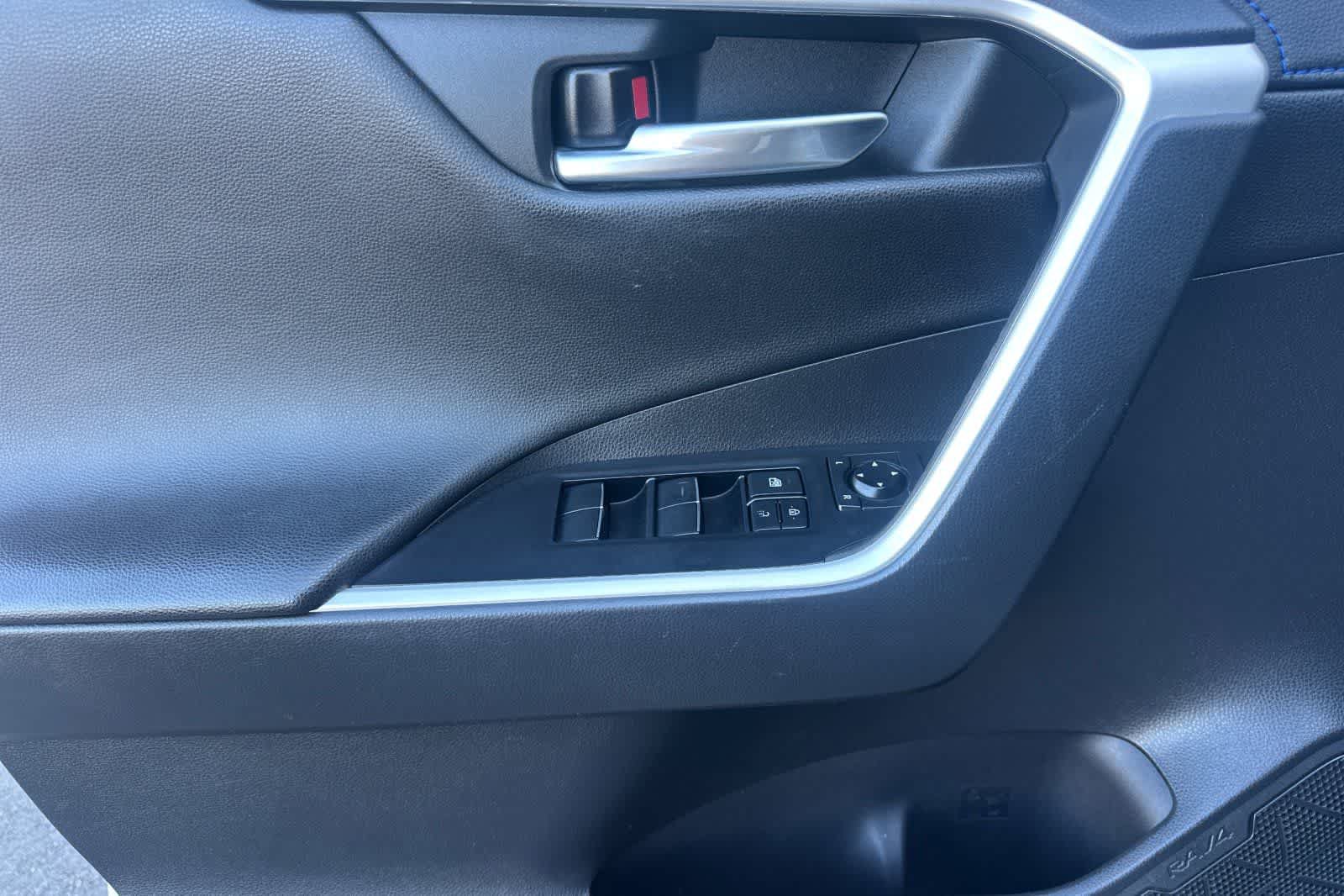 Used 2021 Toyota RAV4 XSE AWD/4WD image 12