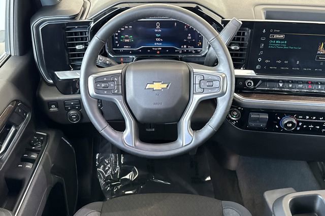 Used 2025 Chevrolet Silverado 2500 LT w/ Convenience Package image 16