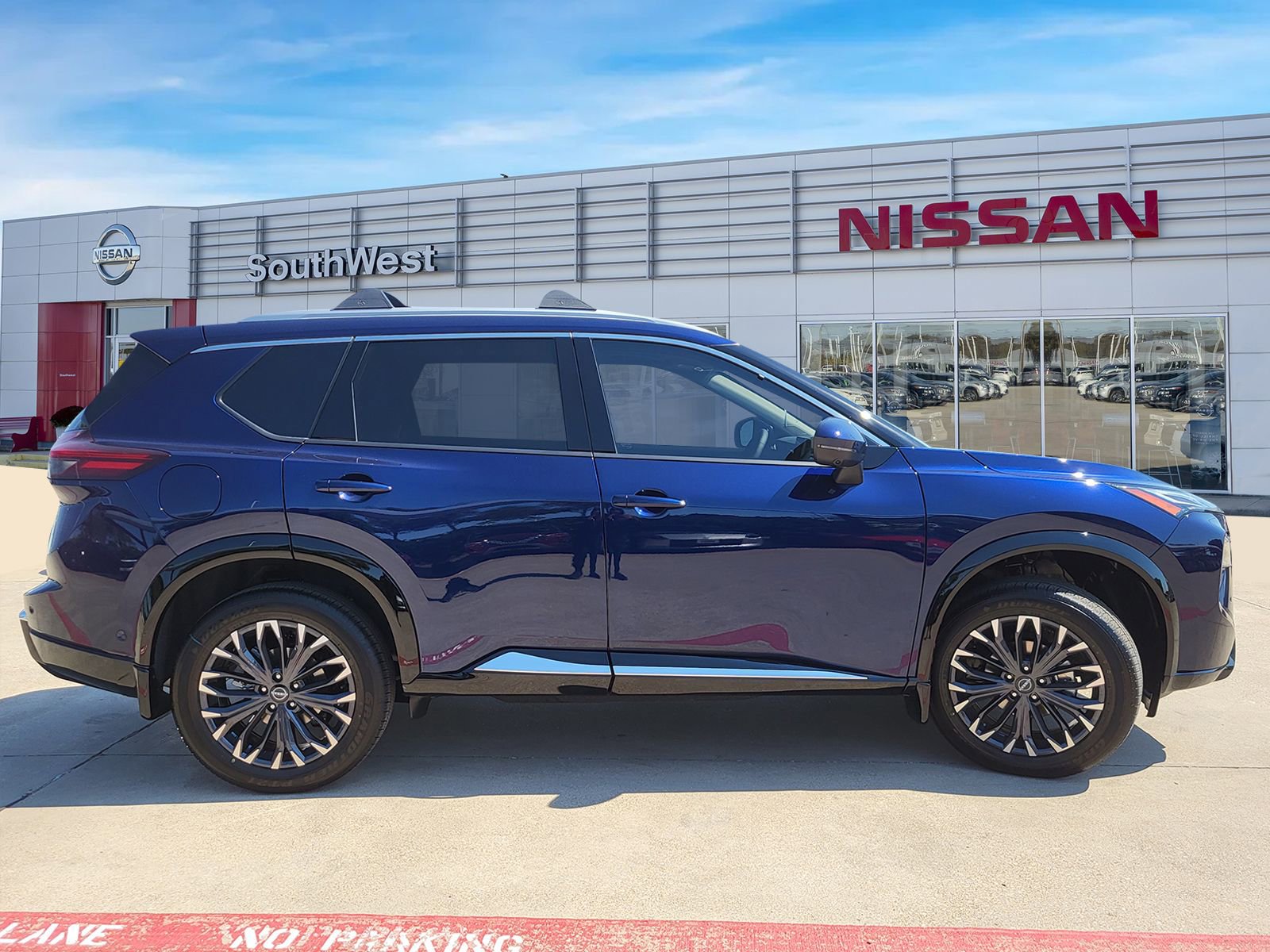 New 2026 Nissan Rogue Platinum image 5