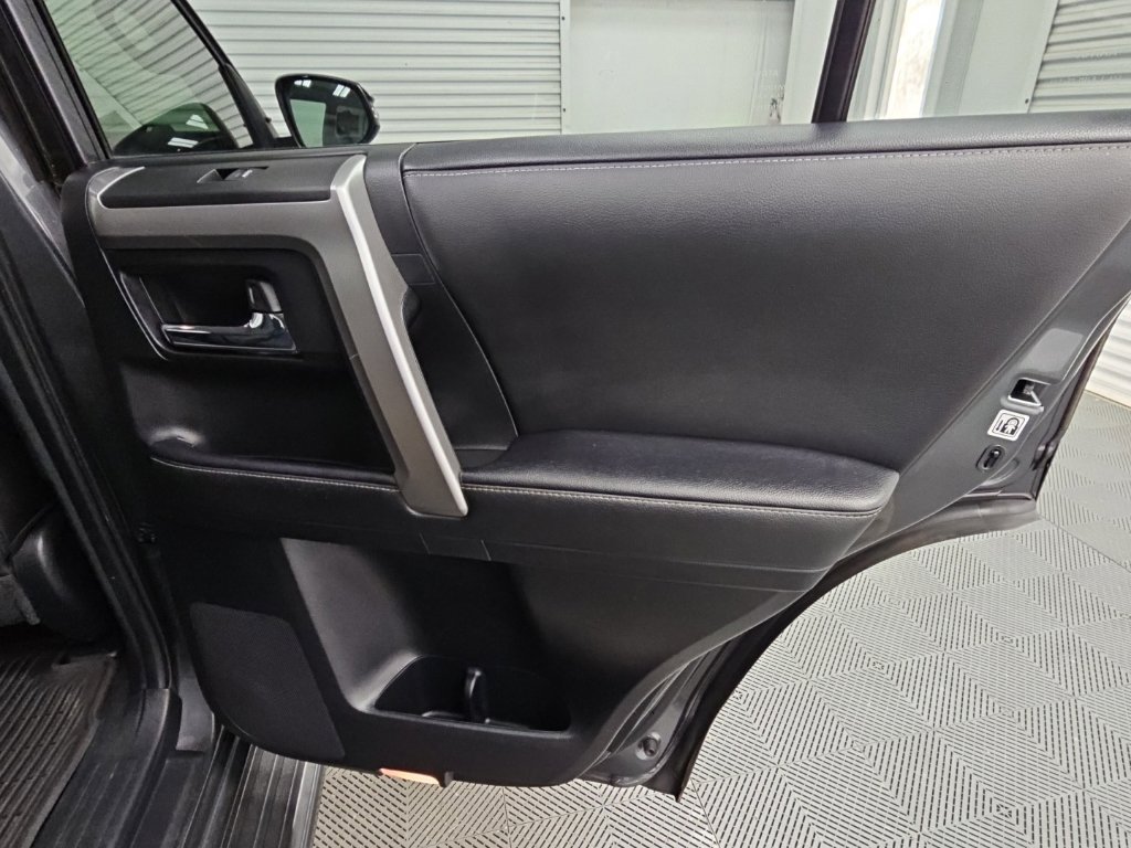 Used 2020 Toyota 4Runner SR5 Premium w/ Moonroof Package RWD image 35