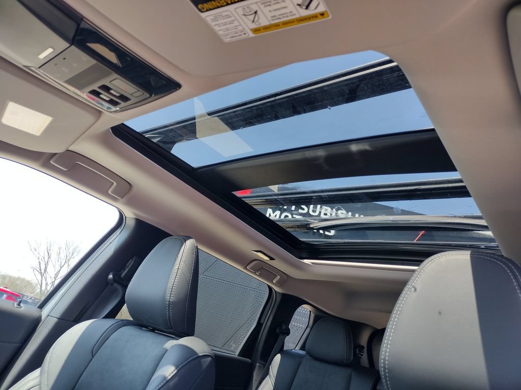 New 2026 Mitsubishi Outlander AWD image 2