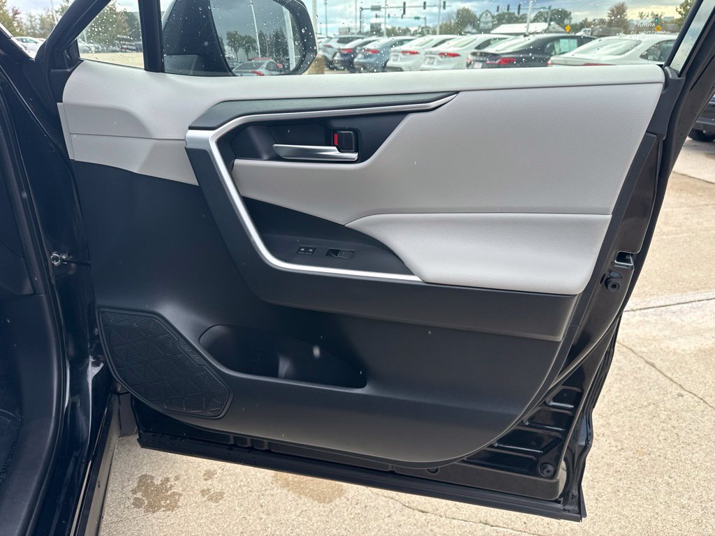 Certified 2023 Toyota RAV4 XLE Premium AWD/4WD image 23