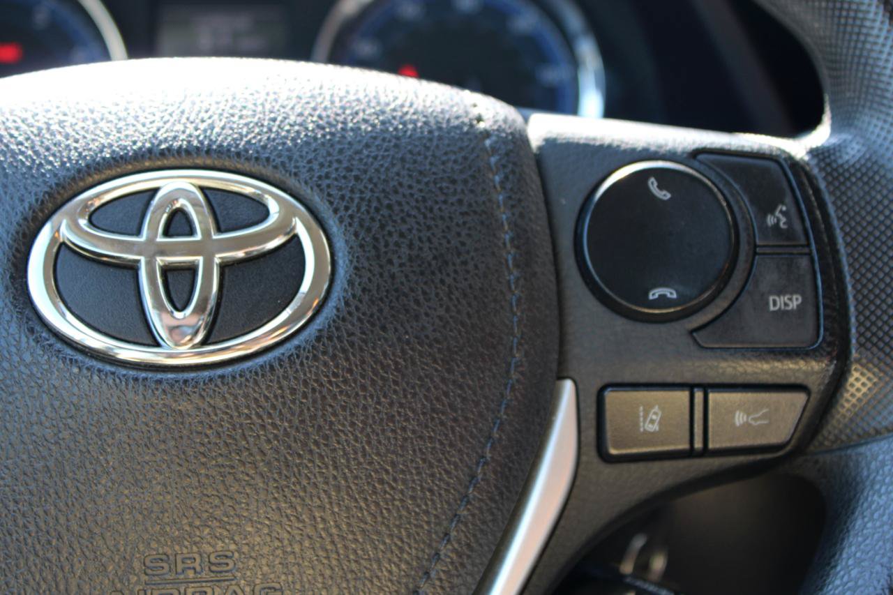 Used 2019 Toyota Corolla LE FWD image 19