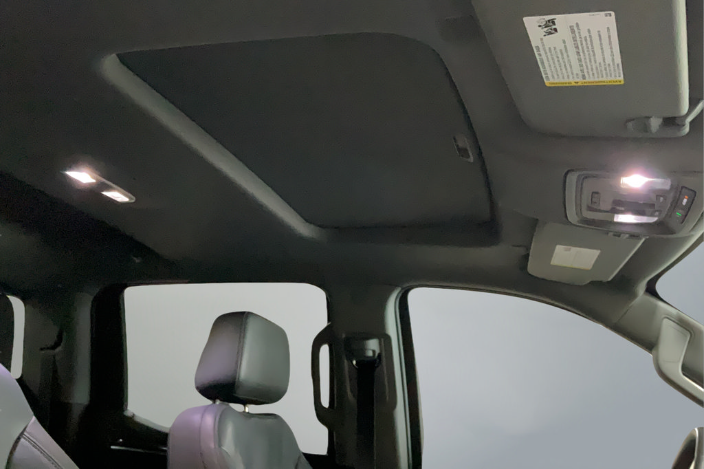 Certified 2022 Chevrolet Silverado 1500 LTZ w/ LTZ Convenience Package II AWD/4WD image 18