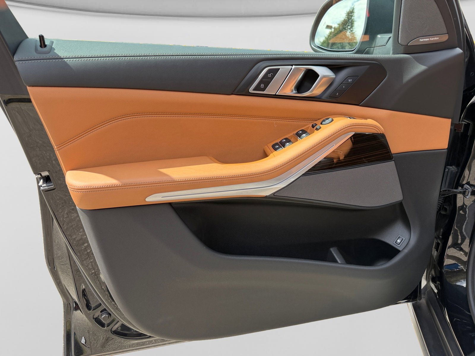 Used 2024 BMW X5 xDrive50e w/ Premium Package image 12