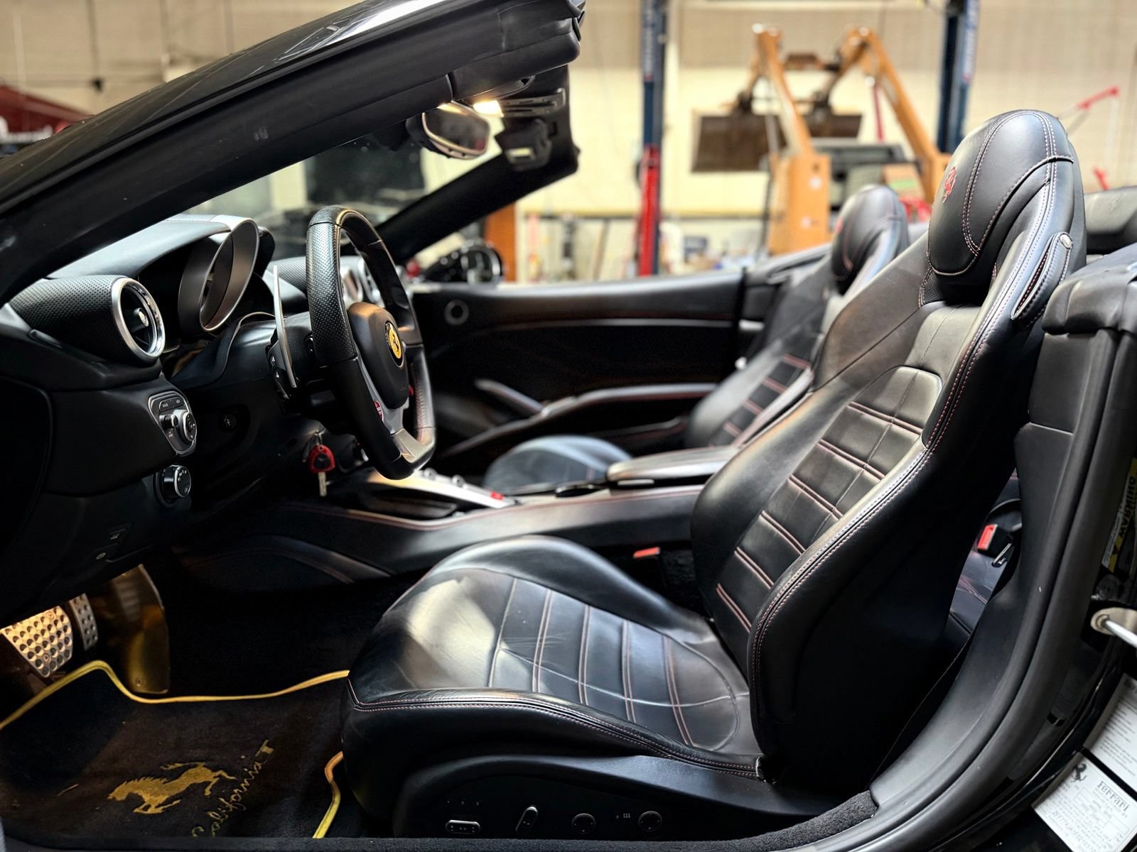 Used 2015 Ferrari California T RWD image 15