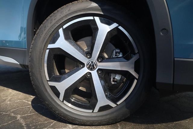 New 2026 Volkswagen Tiguan SE image 2